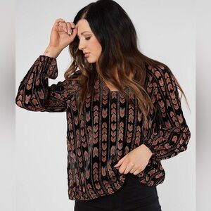 Miss Me Velvet Arrows Long Sleeve Blouse Sz M